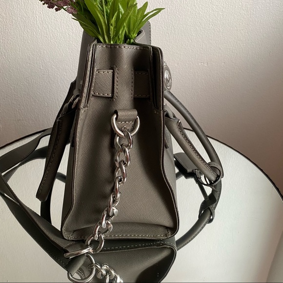 ✨Michael Kors Hamilton Tote in Gray - Picture 6 of 9